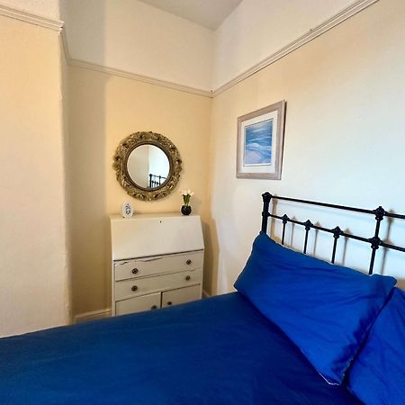 4 Bed Homely Retreat - 울버햄프턴 외부 사진
